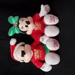 Disney Store 2020 Mickey & Minnie Mouse Christmas Plush